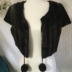 Derek Heart Faux Fur capelet